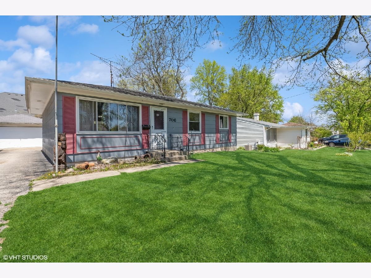  Sold Harvard Illinois, 706 University