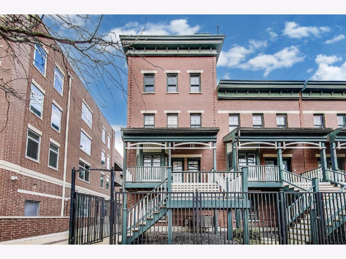 Townhomes Sold Carmichael Place Chicago Illinois, 1034 Monroe