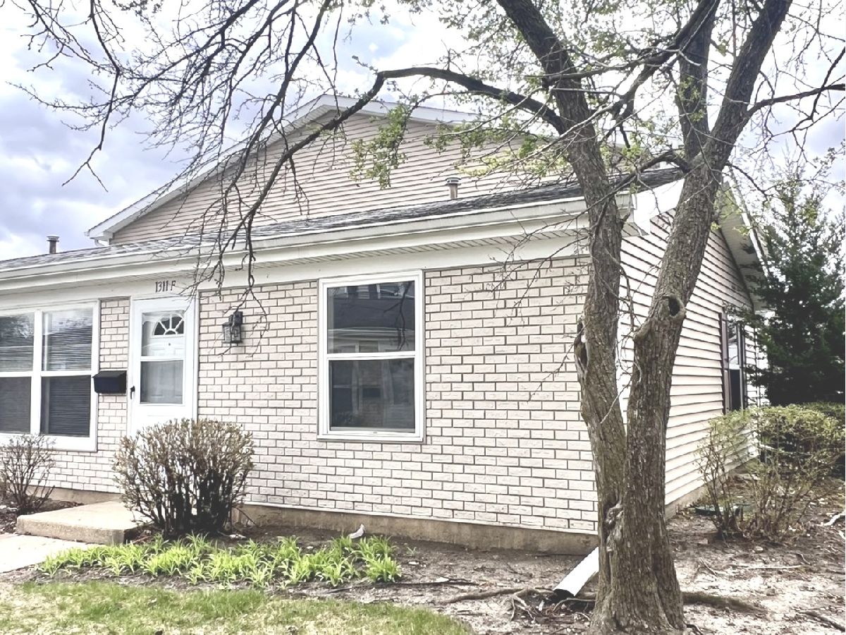 Townhomes & Homes Rented Hanover Square Hanover Park Illinois, 1311 Kingsbury