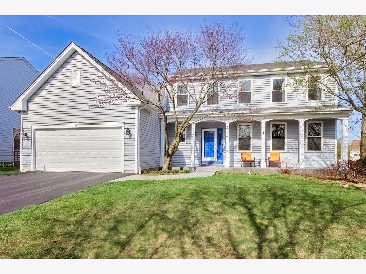 Homes & Townhomes & Condos Sold Wicklow Village Lake Zurich Illinois, 1054 March