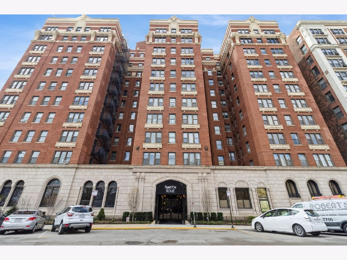Condominiums Rented Hampton House Chicago Illinois, 5300 Shore