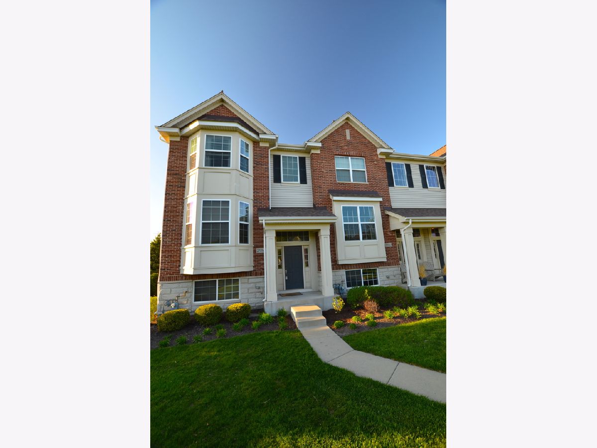 Townhomes Rented Mayfair Naperville Illinois, 2955 Henley