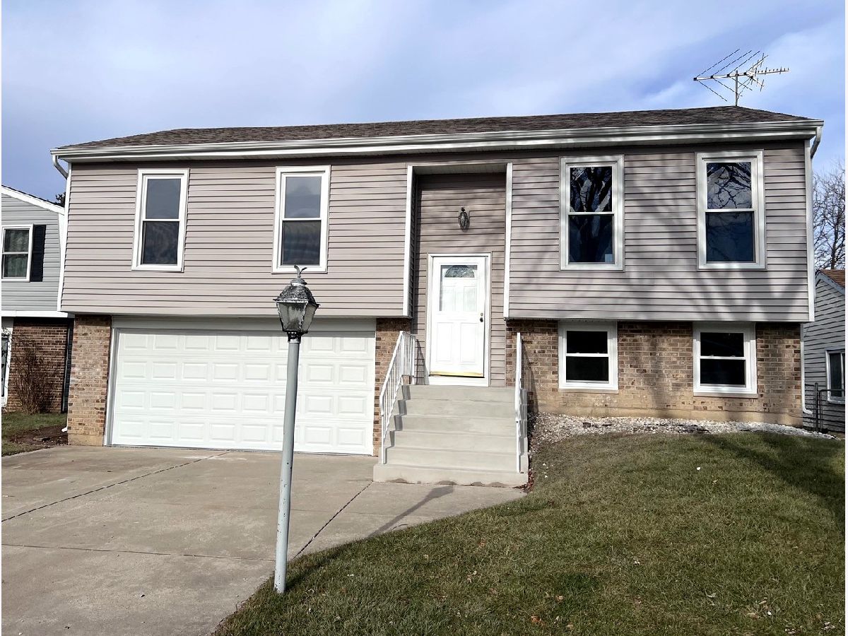 Homes & Condos & Townhomes Sold Waterbury Roselle Illinois, 1170 Singleton
