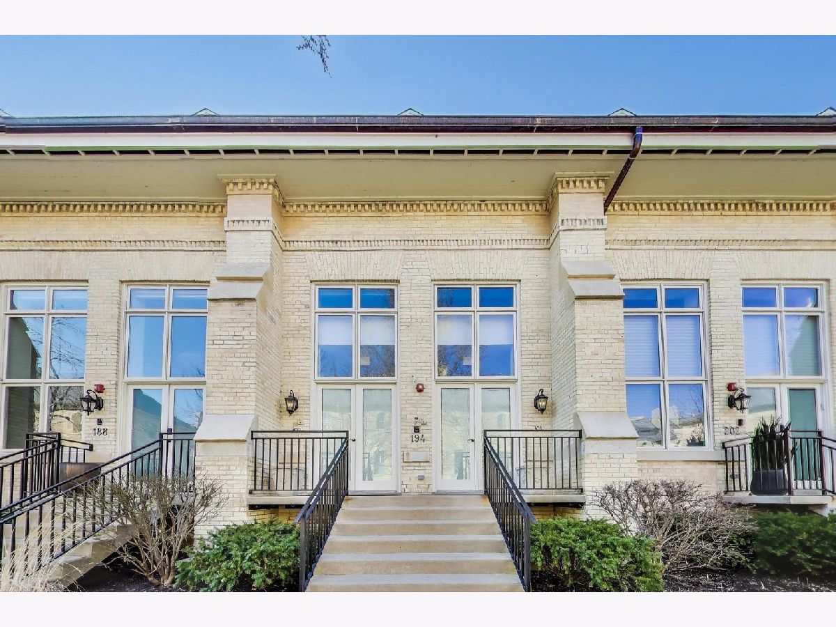 Condos & Townhomes & Homes Sold Fort Sheridan Highland Park Illinois, 194 Whistler