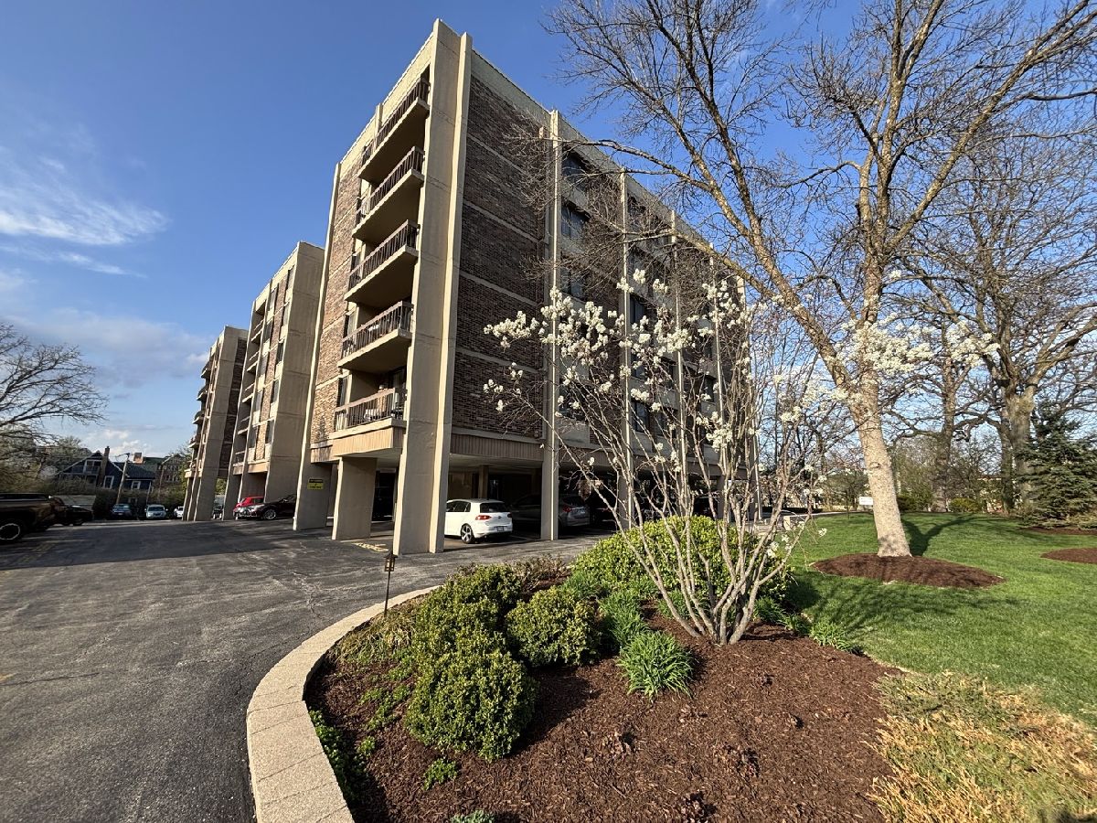 Condominiums Sold Park Grove Downers Grove Illinois, 1110 Grove