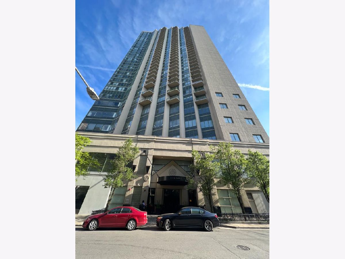 Condominiums Rented Gold Coast Galleria Chicago Illinois, 111 Maple