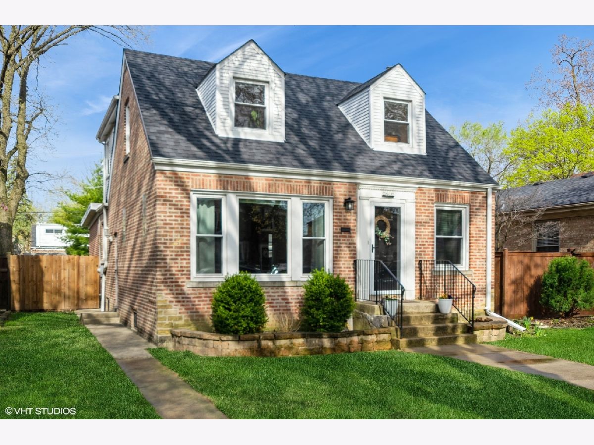 Homes & Condominiums Sold Forest Glen Chicago Illinois, 5458 Lamon