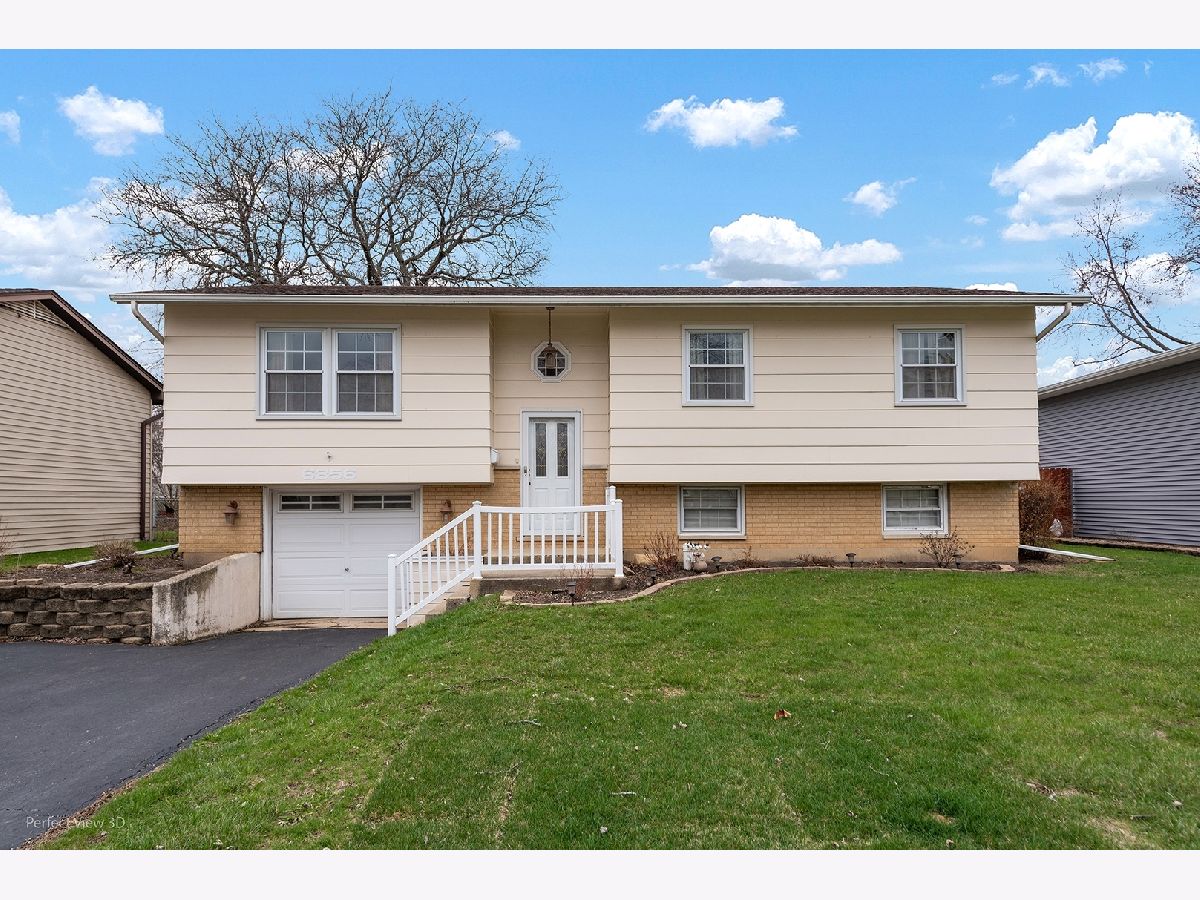 Homes & Townhomes Sold Hanover Highlands Hanover Park Illinois, 6856 Meadowbrook