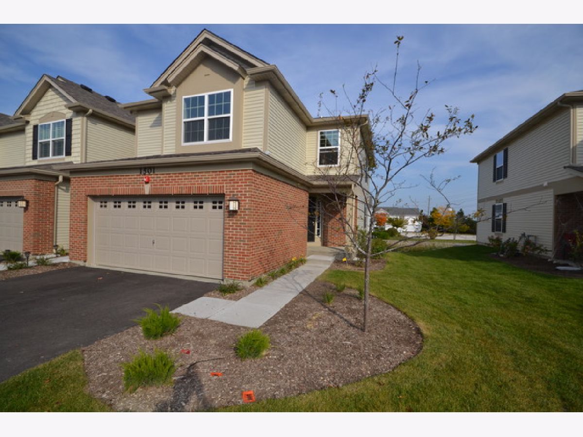 Townhomes Sold Hickory Woods Mundelein Illinois, 1501 Pauline