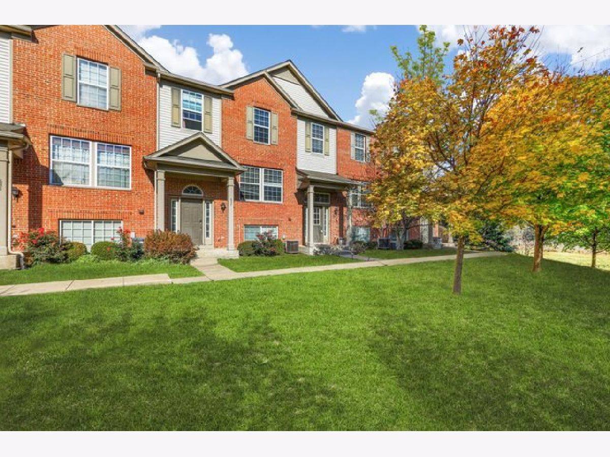 Townhomes & Condos Sold Madison Park Aurora Illinois, 639 Conservatory