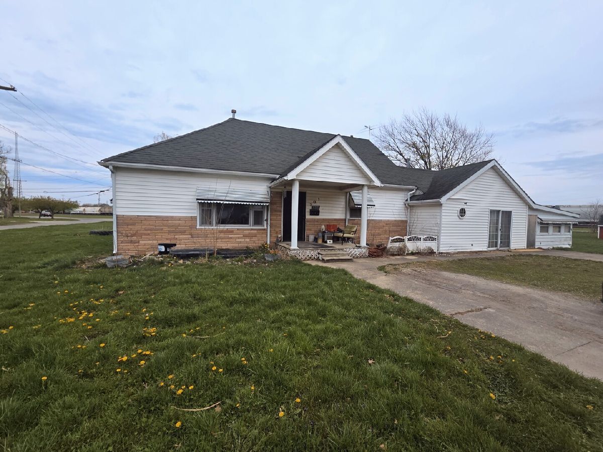 For Sale Villa Grove Illinois, 301 Walnut Street