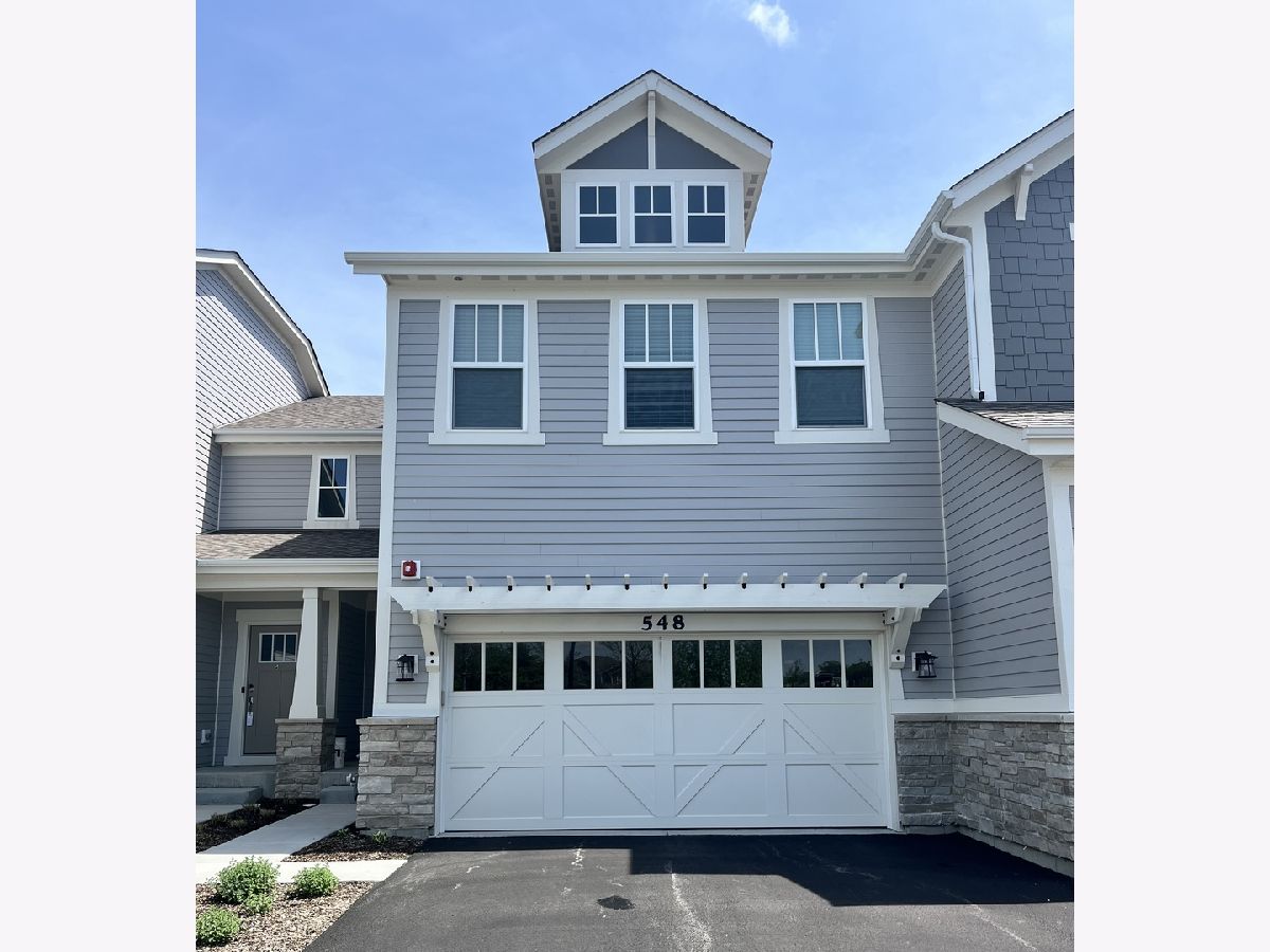 Condos & Townhomes Rented Brentwood Barrington Illinois, 548 Peterson