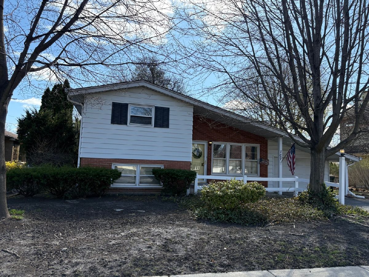Homes & Condos & Townhomes Sold Pioneer Park Arlington Heights Illinois, 107 Dwyer