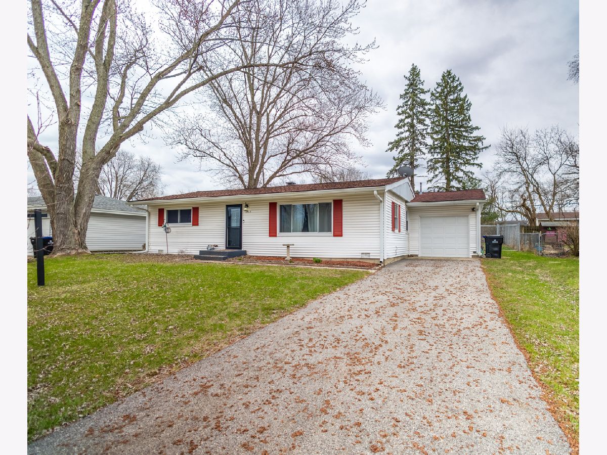 Homes Sold Sunnyside Mchenry Illinois, 1701 Oakleaf