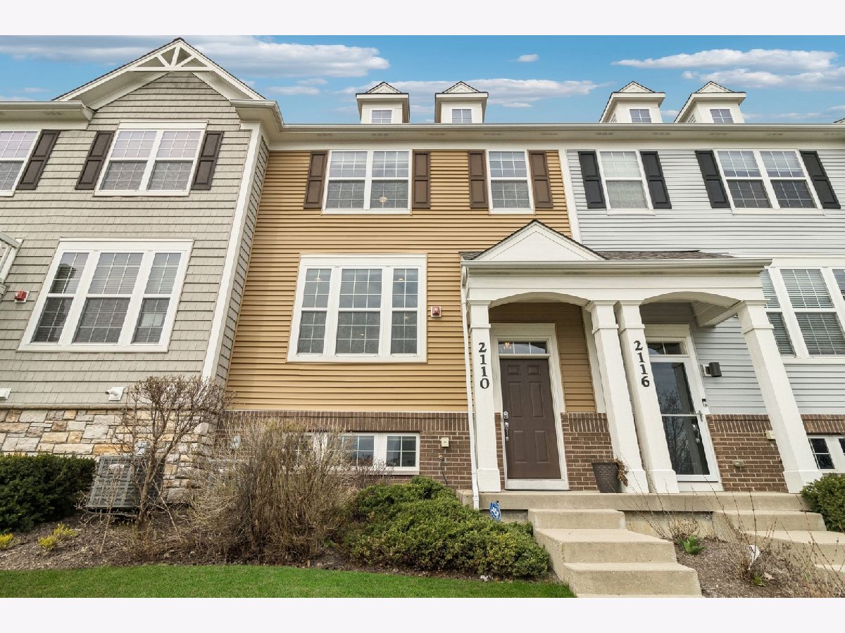 Townhomes & Homes Sold Regency At The Glen Glenview Illinois, 2110 Saipan