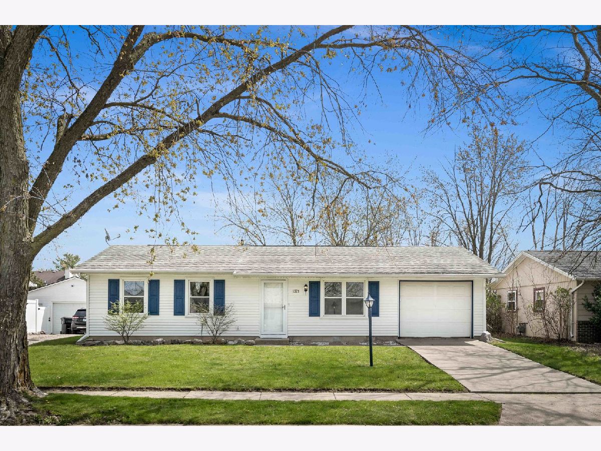 Homes Sold Holiday Hills Normal Illinois, 1321 Dillon