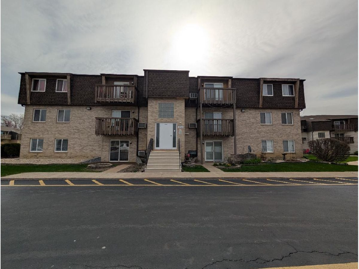  Rented Crest Hill Illinois, 2361 Bicentennial
