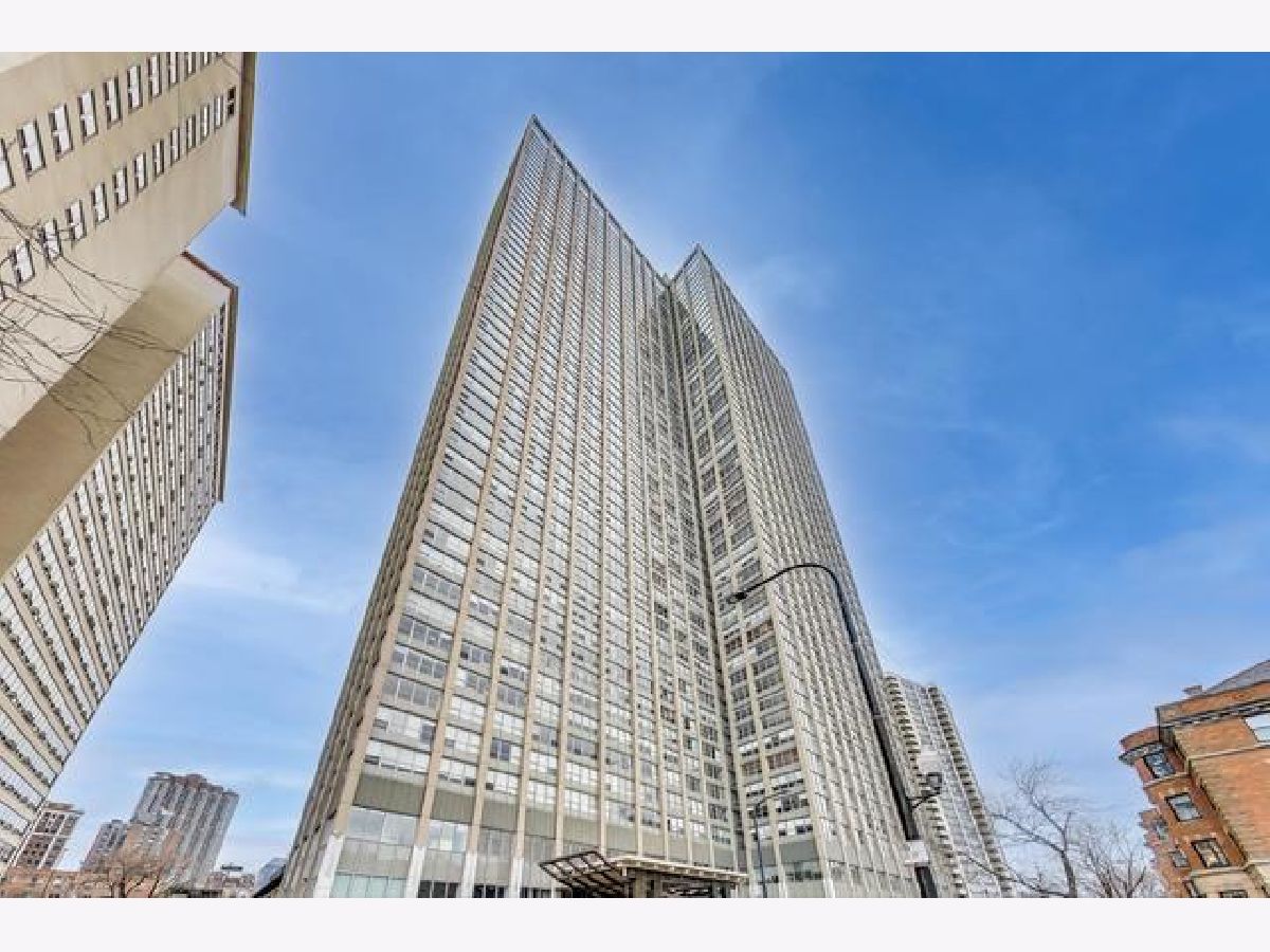 Condominiums Sold Park Place Tower Chicago Illinois, 655 Irving Park