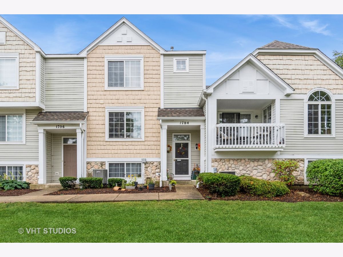 Townhomes Sold Coves Of Harbor Springs Aurora Illinois, 1704 Middlebury