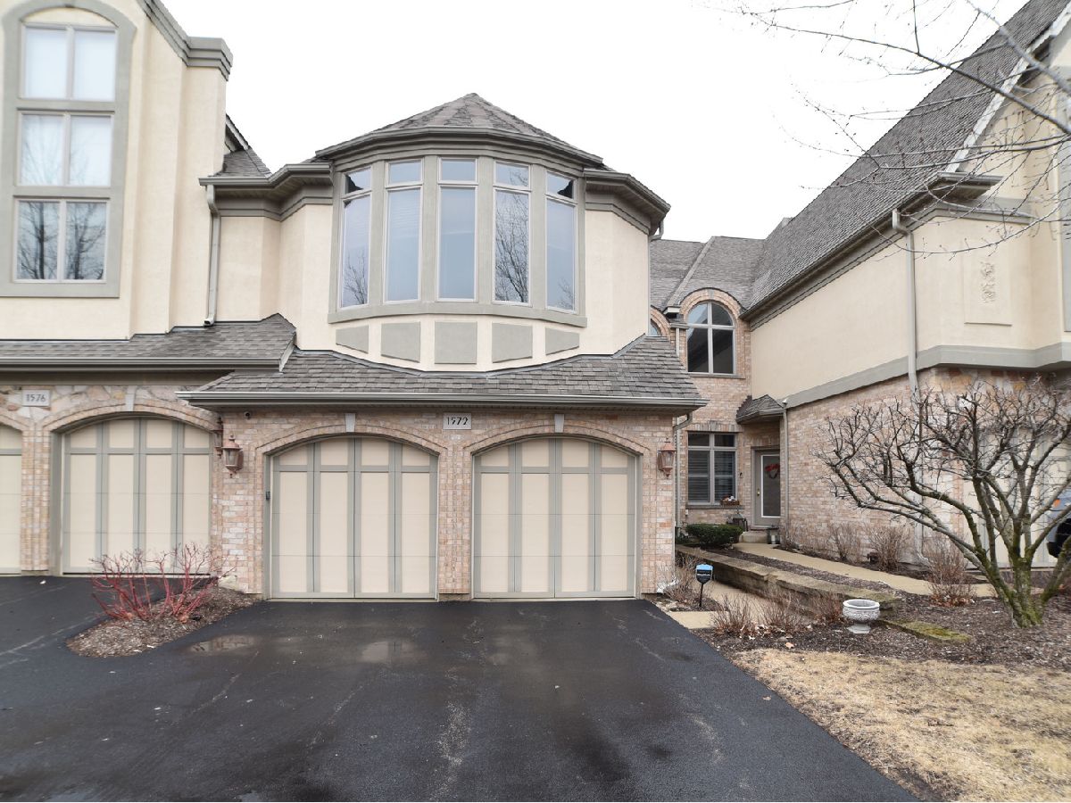 Townhomes Sold Maison Du Comte Palatine Illinois, 1572 Kembley