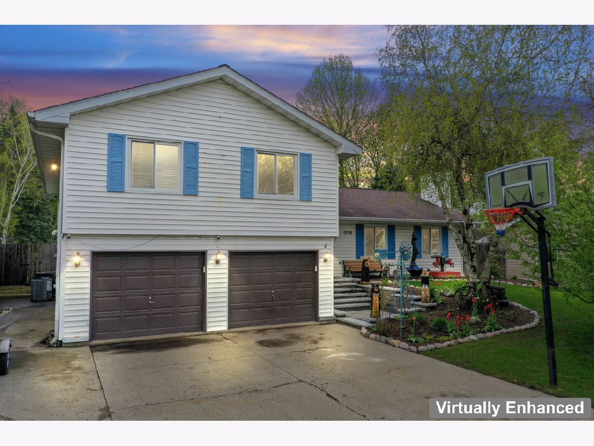 Homes Sold Ridgewood Station Woodstock Illinois, 1218 Bunker
