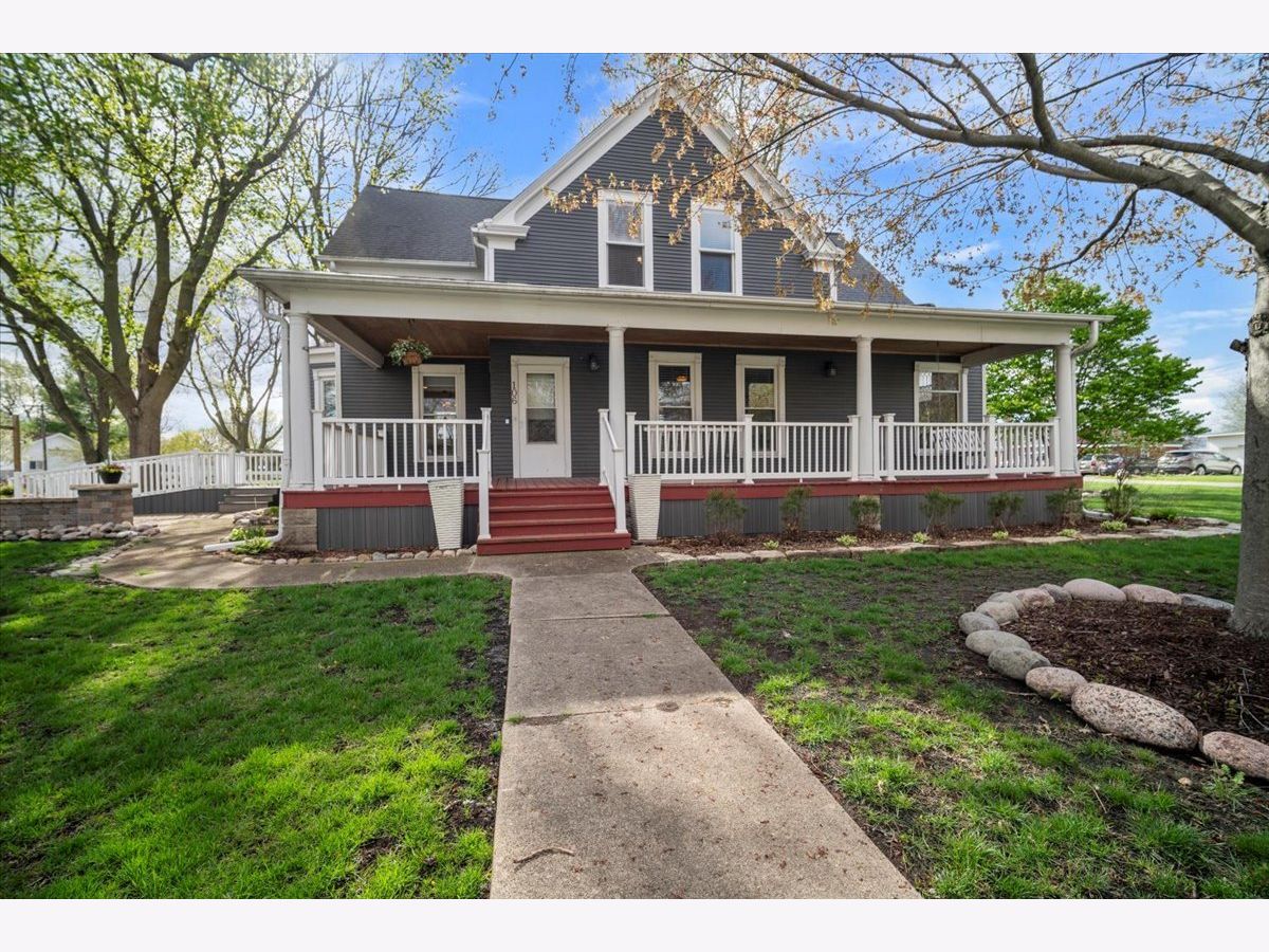  Sold Towanda Illinois, 106 Madison