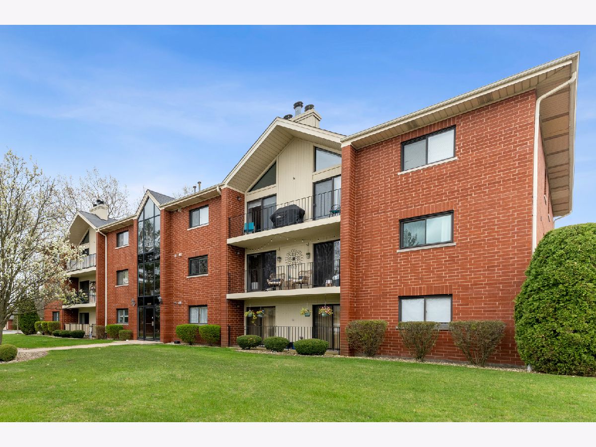 Condominiums Sold Hamilton Hills Tinley Park Illinois, 6601 Martin France