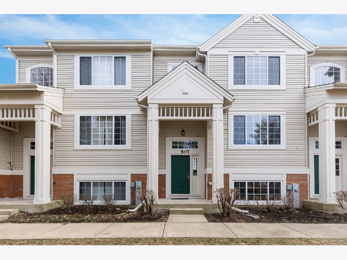  Rented Cary Illinois, 507 Cary Woods