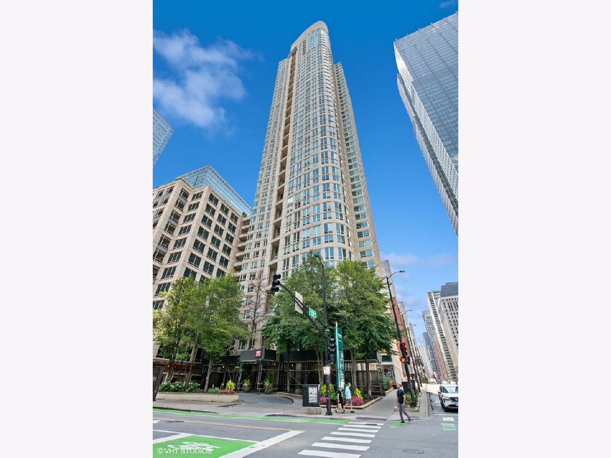 Condominiums Sold The Sterling Chicago Illinois, 345 La Salle