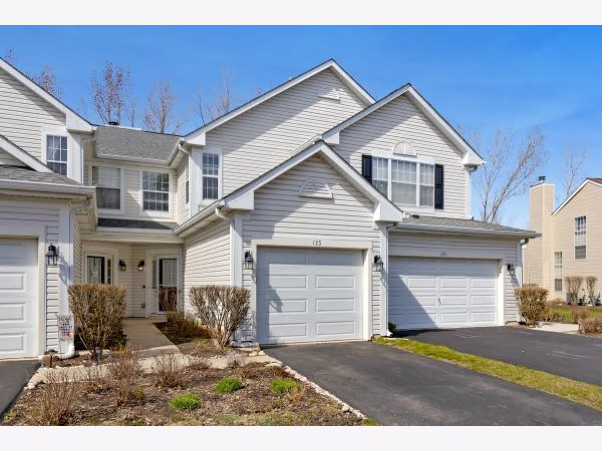 Townhomes & Condos Sold North Star Lake In The Hills Illinois, 135 Polaris