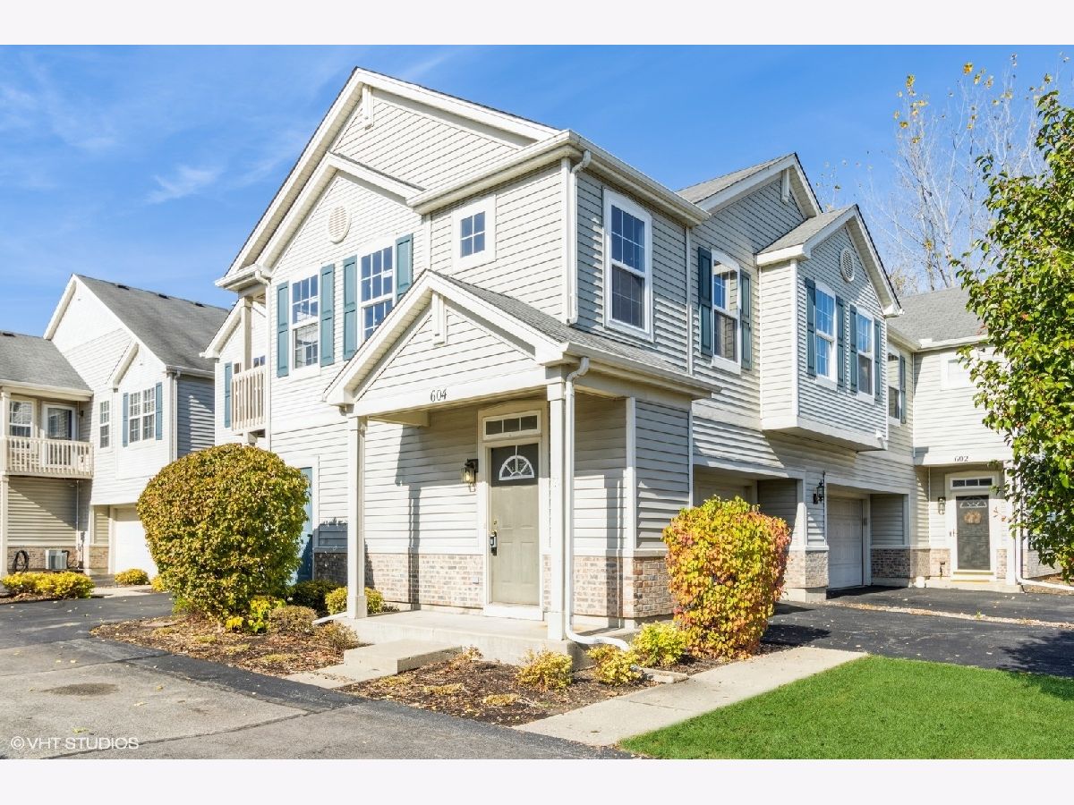 Homes & Townhomes & Condos Sold Lakemoor Farms Lakemoor Illinois, 604 Bridle