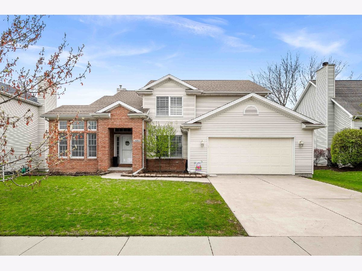 Homes & Condos & Townhomes Sold Waterford Estates Bloomington Illinois, 3509 Castlemain