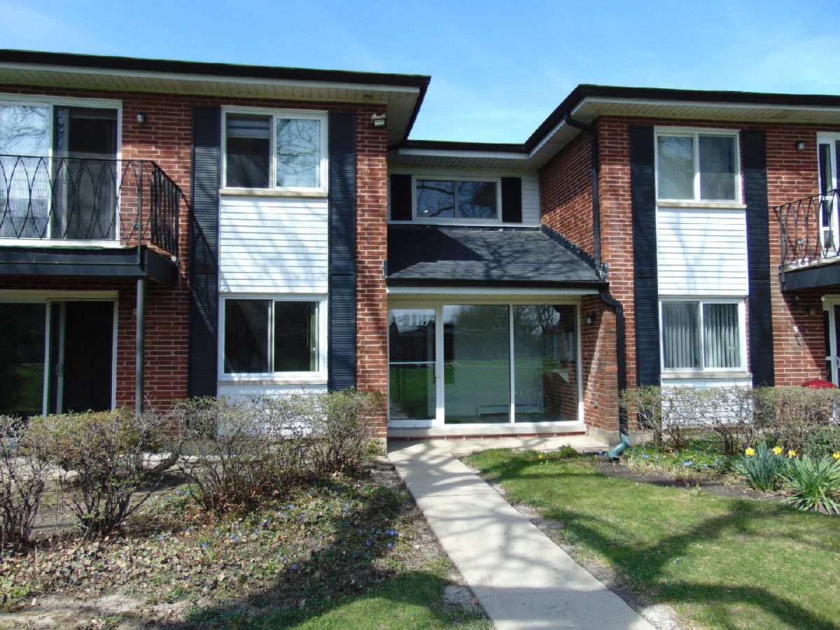 Condominiums Sold Brandenberry Park Arlington Heights Illinois, 2419 Olive