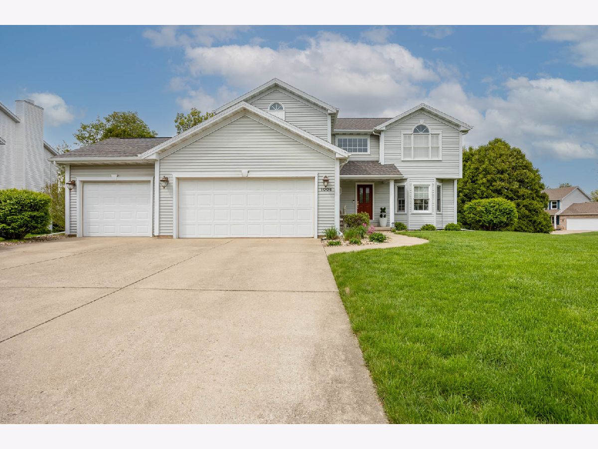 Homes & Condos & Townhomes Sold Ironwood Normal Illinois, 1006 Sterling Glen Cc