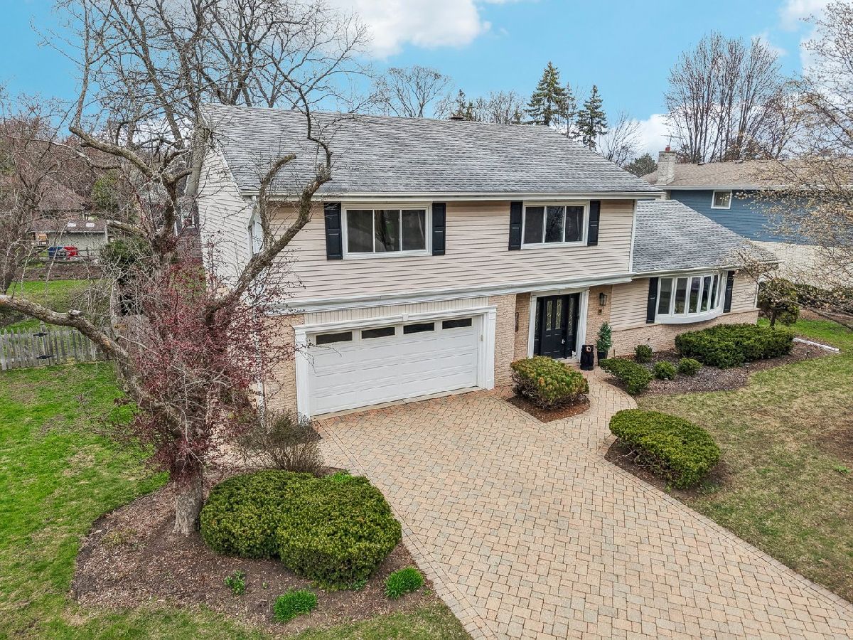 Homes Sold Sunset Fields Northbrook Illinois, 2542 Woodlawn