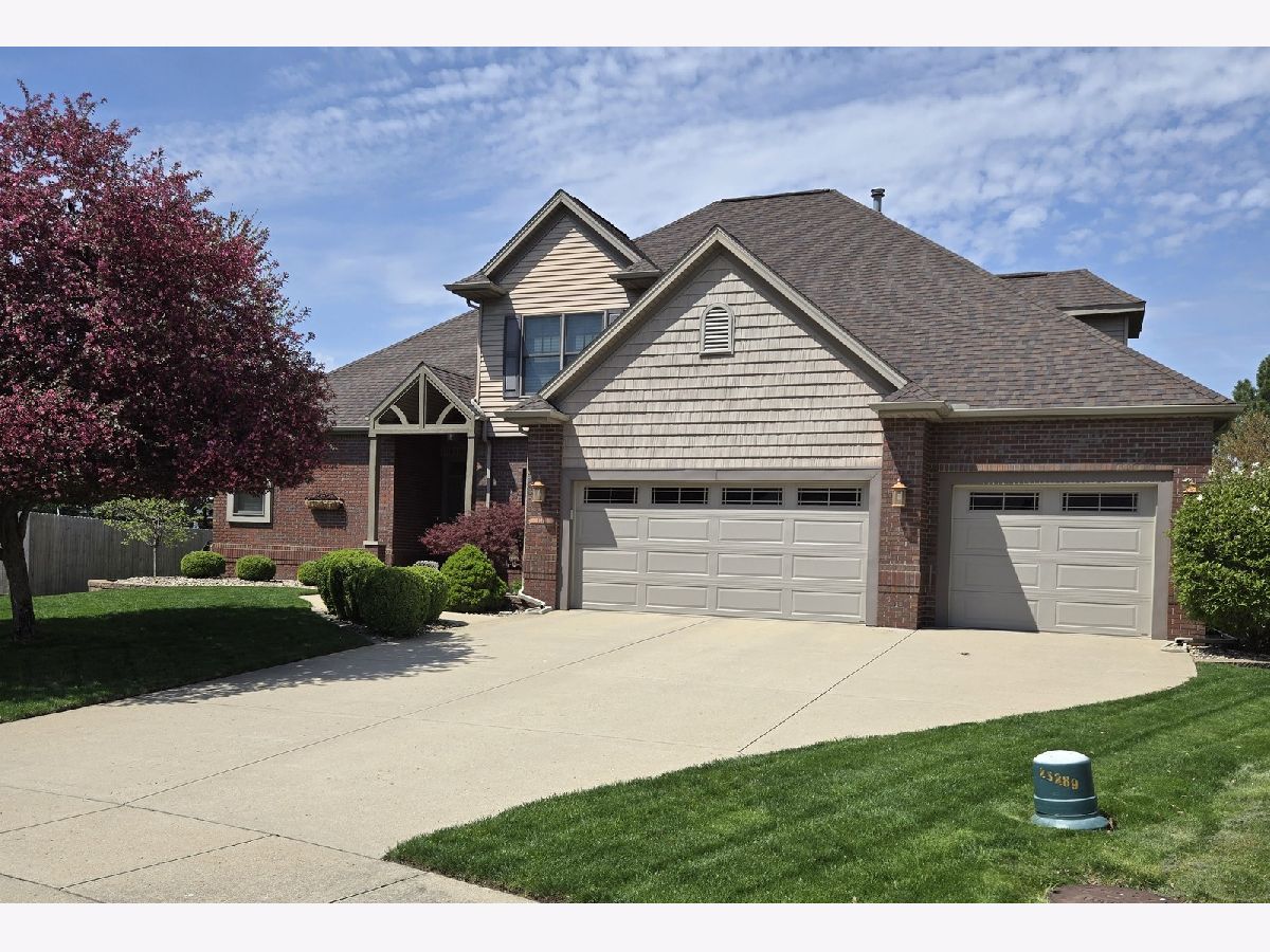 Homes & Condos & Townhomes Sold Summerfield Bloomington Illinois, 2212 Jessamine