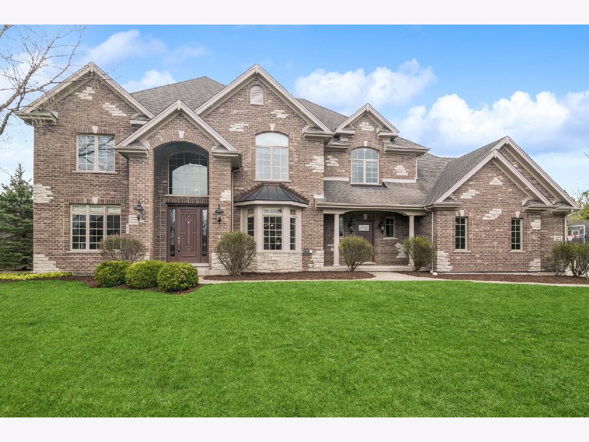 Homes Sold Whispering Creek Lake Zurich Illinois, 954 Lorie