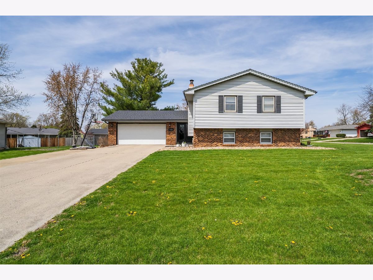 Homes & Condos & Townhomes Sold University Park Normal Illinois, 1704 Braden