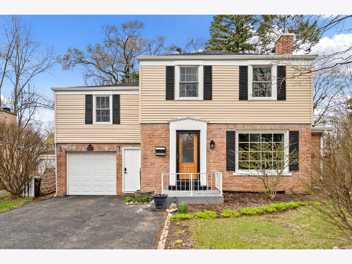 Homes & Townhomes & Condos Sold Copeland Manor Libertyville Illinois, 523 Buckingham