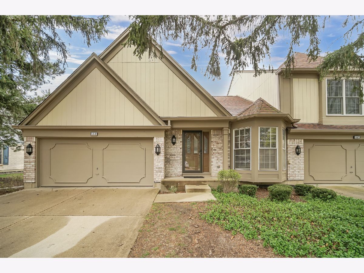 Townhomes Sold Cherbourg Buffalo Grove Illinois, 560 Cherbourg