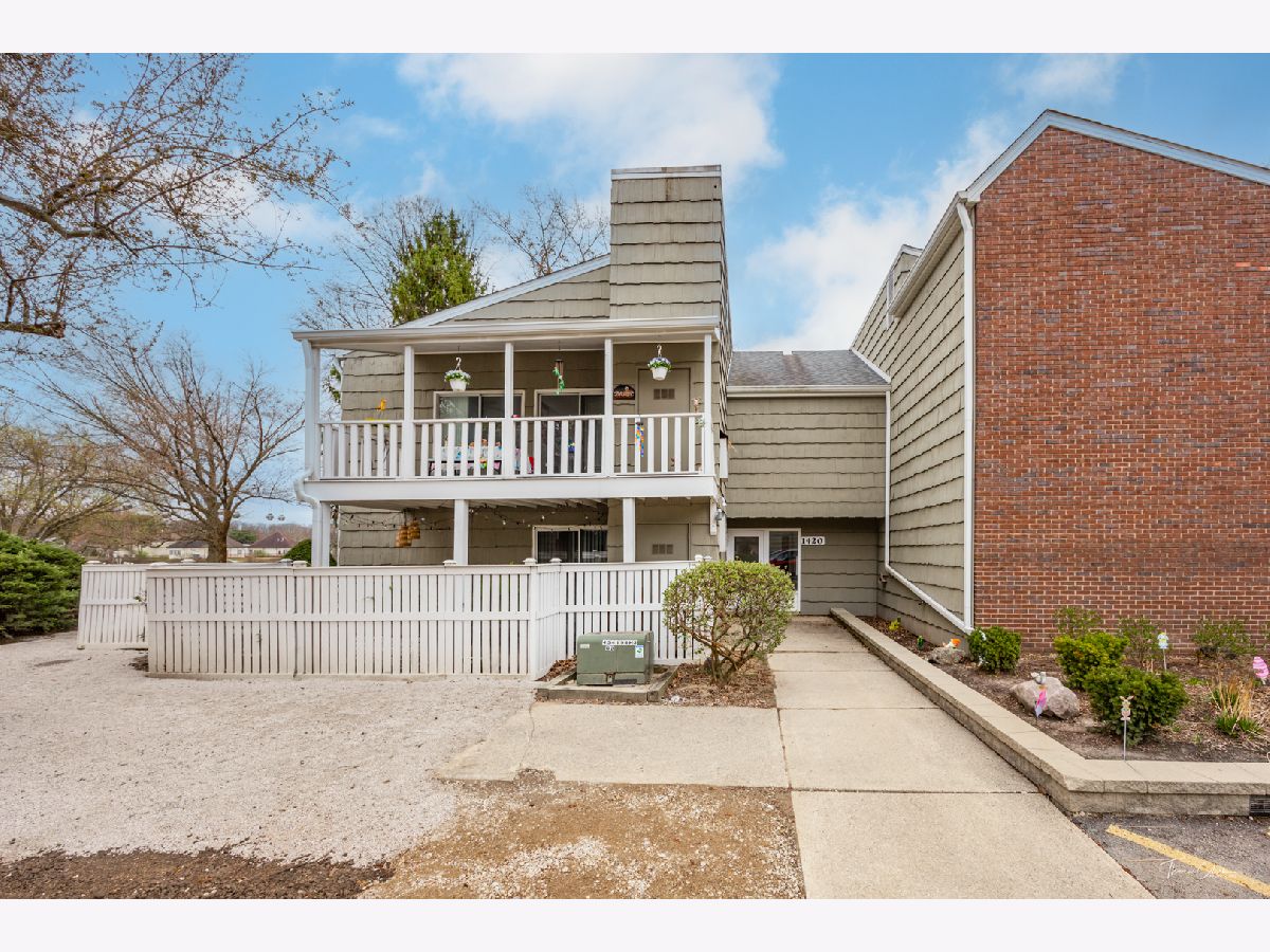 Condos & Townhomes & Homes Sold The Streams Wheaton Illinois, 1420 Stonebridge