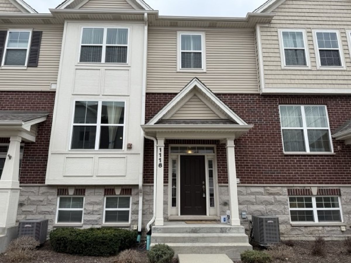 Condos & Townhomes Rented Colfax Crossing Des Plaines Illinois, 1116 Evergreen