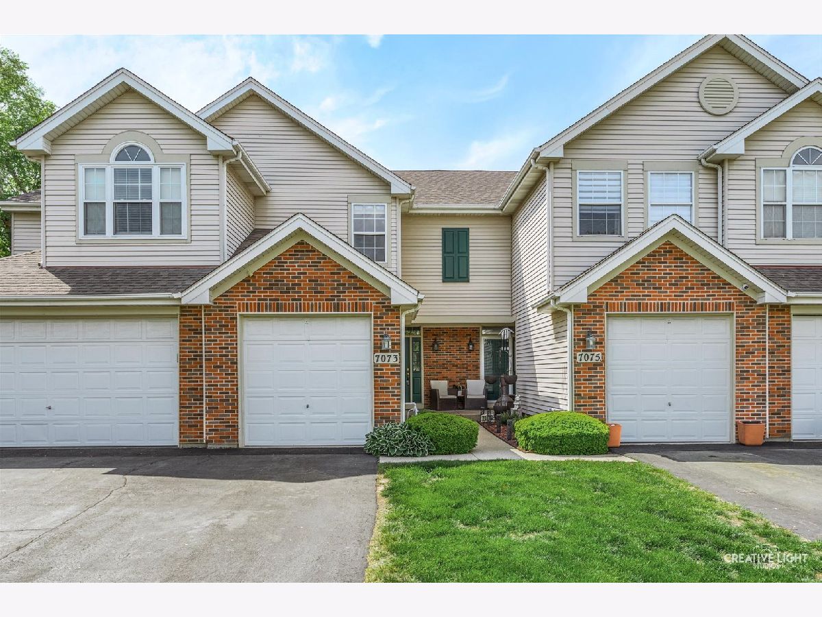 Homes & Townhomes & Condos Sold Kimball Farms Carpentersville Illinois, 7073 Westwood