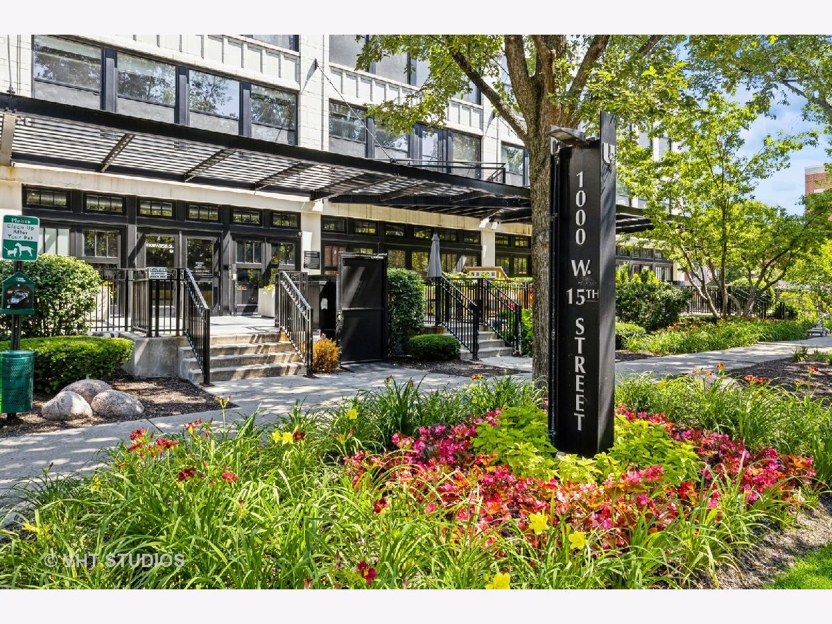 Condominiums Sold University Commons Chicago Illinois, 1000 15th