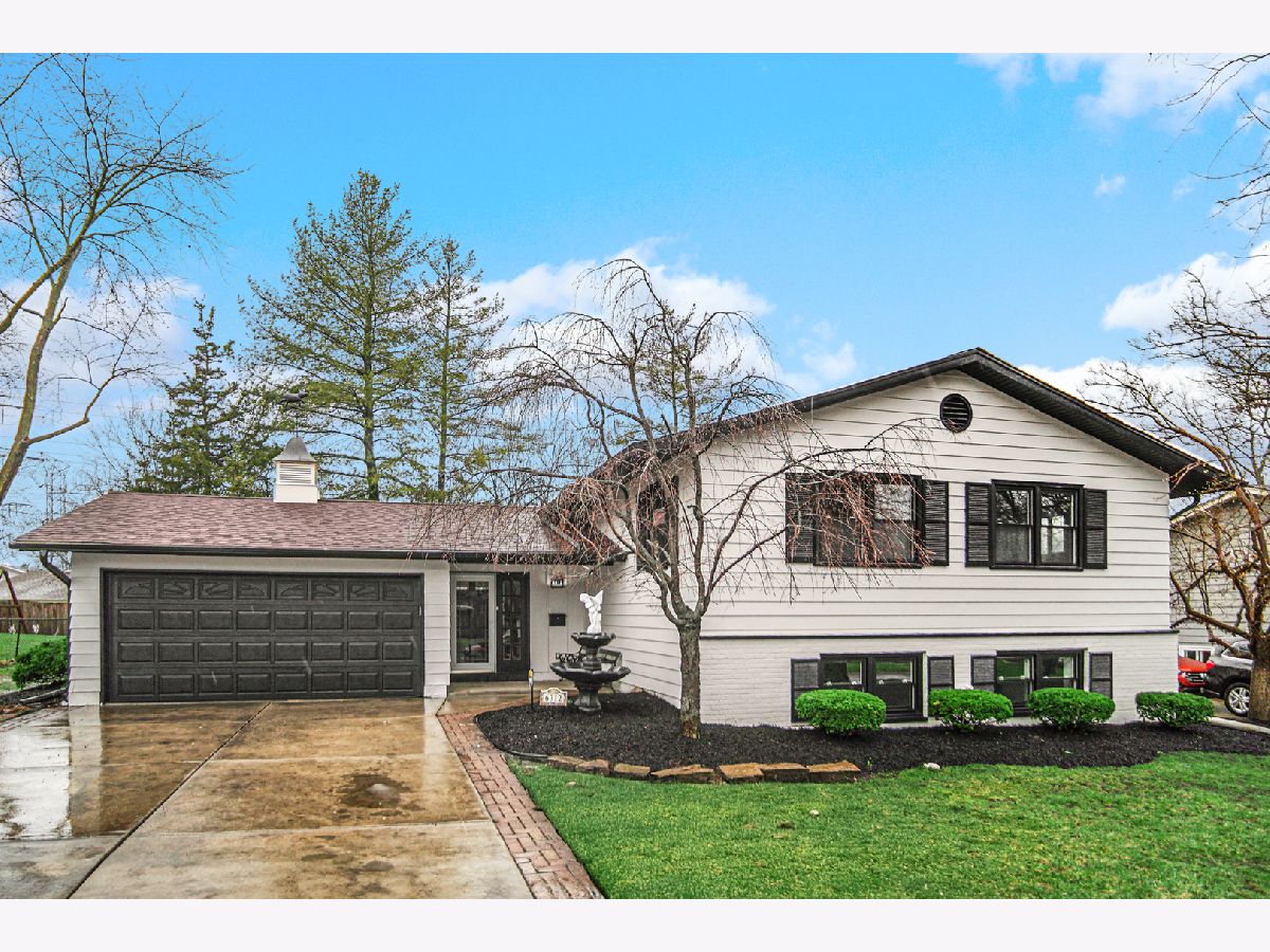 Homes & Condos & Townhomes Sold Winston Hills Woodridge Illinois, 6312 Maxwell