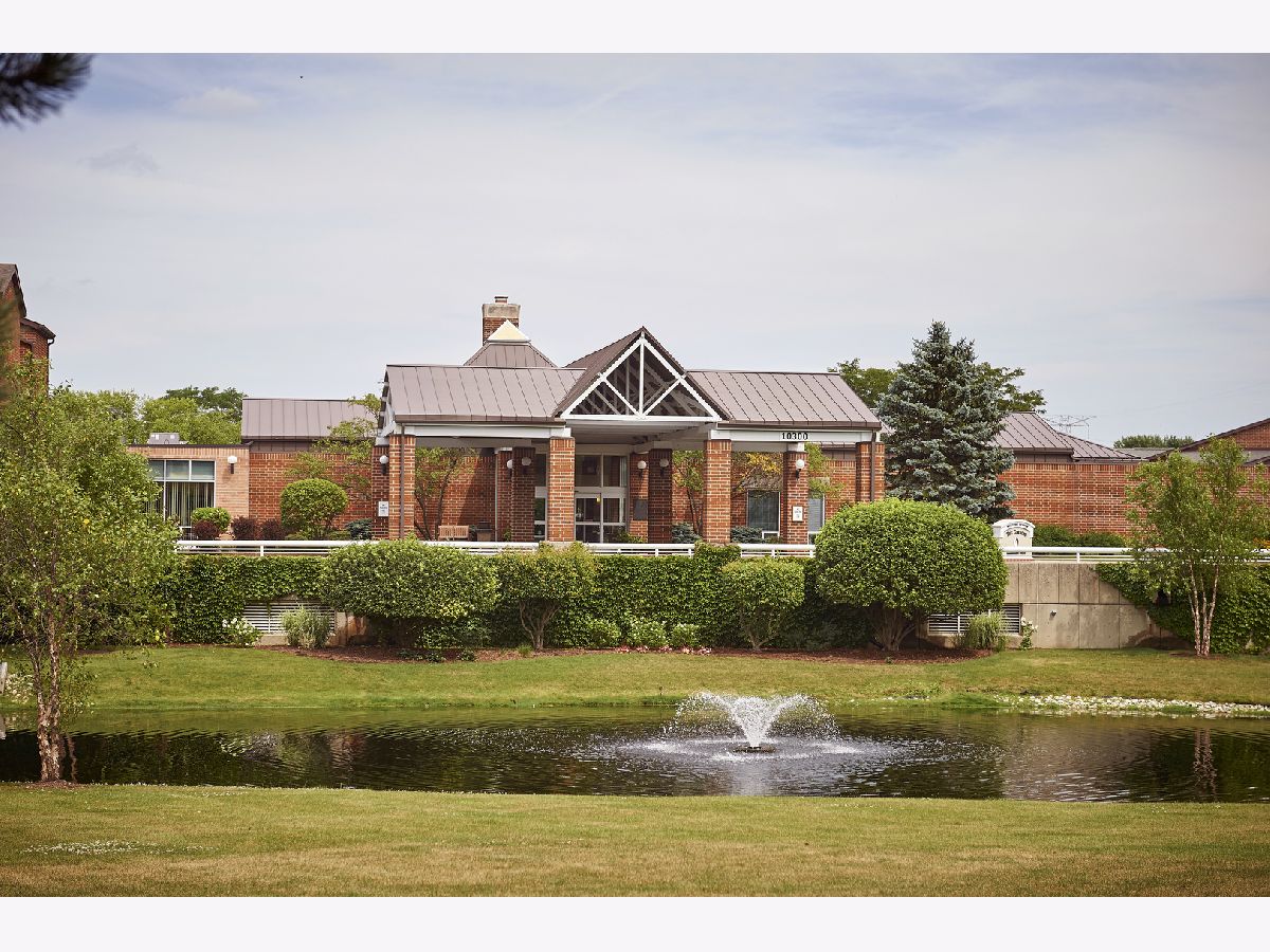  For Sale Palos Park Illinois, 10300 Village Circle Drive