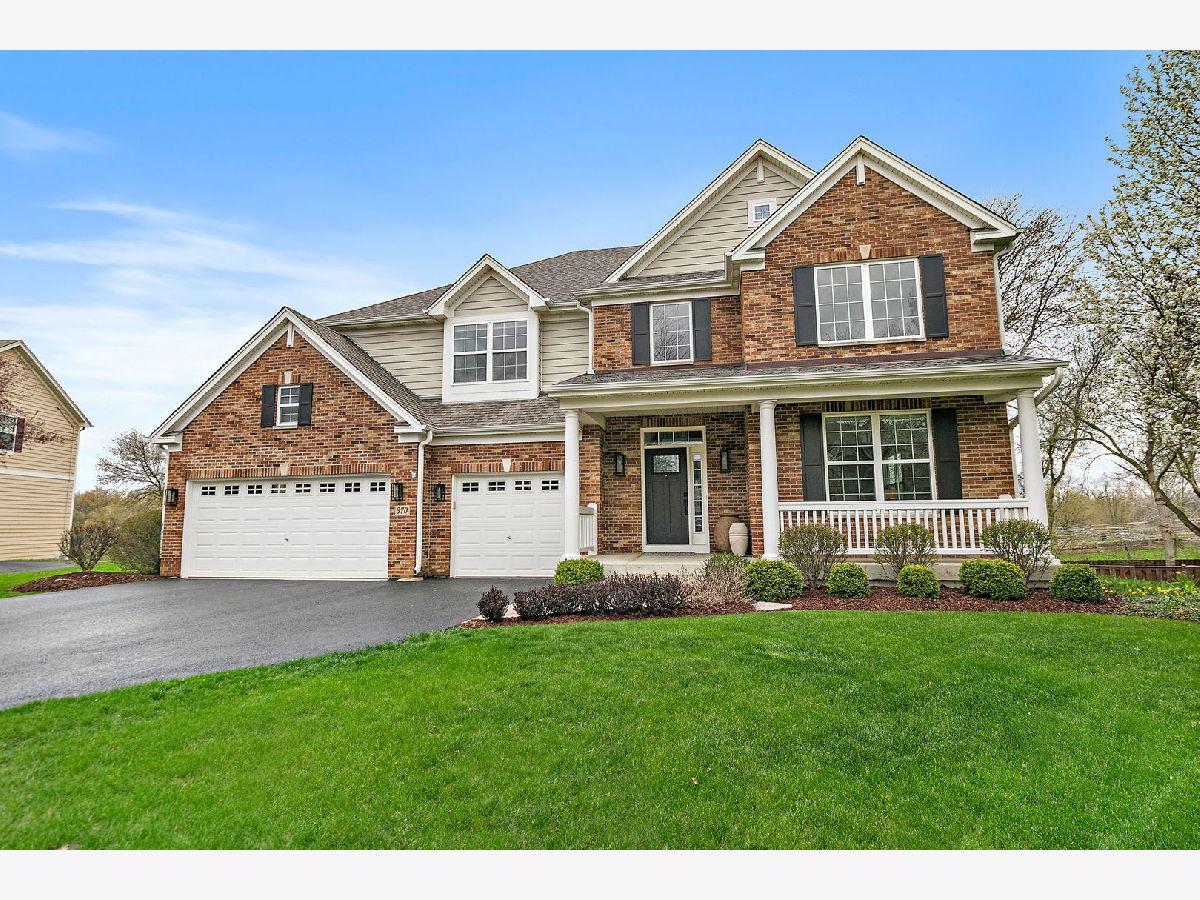 Homes & Townhomes & Condos Sold Shadow Hill Elgin Illinois, 370 Comstock