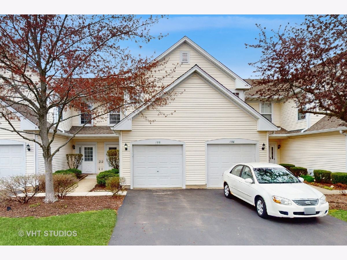 Townhomes Sold Kingsbrook Crossing Oswego Illinois, 108 Buckingham