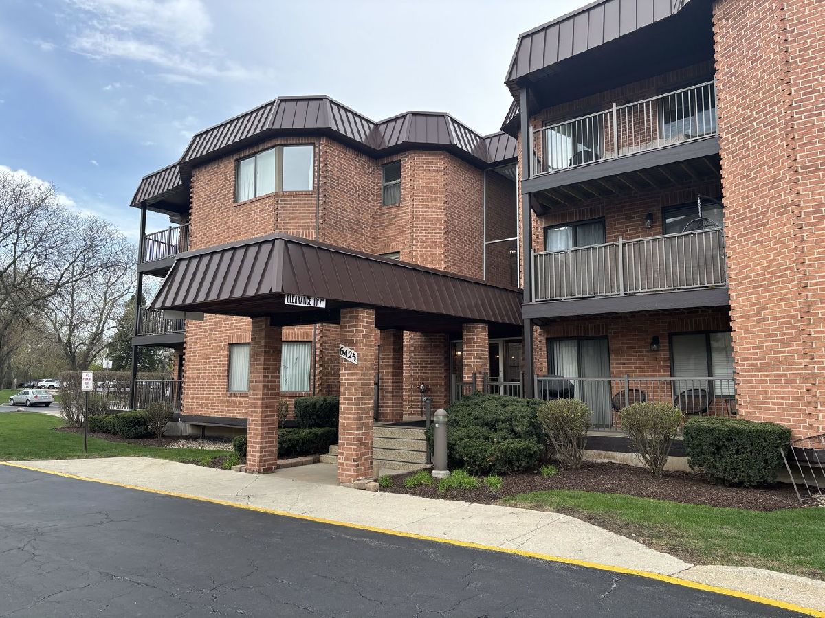 Condos & Townhomes Sold The Lawns Phase 3 Willowbrook Illinois, 6425 Clarendon Hills