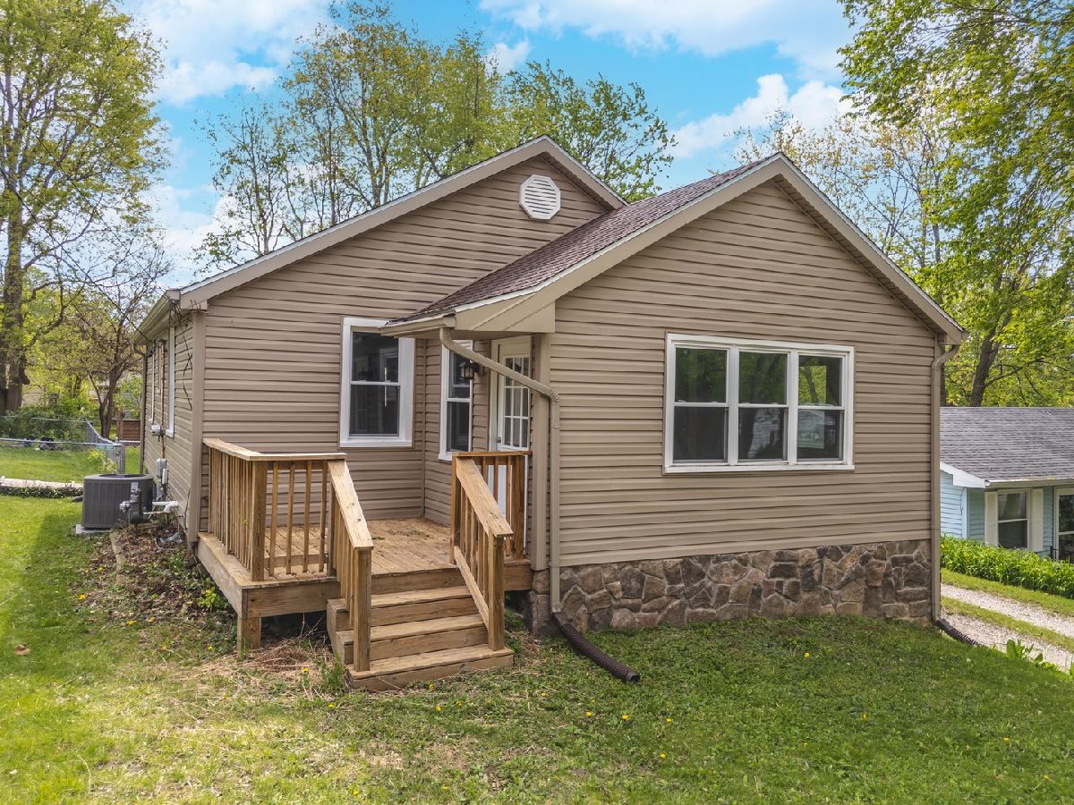 Homes & Condos & Townhomes Sold Miller Park Bloomington Illinois, 1216 Barker